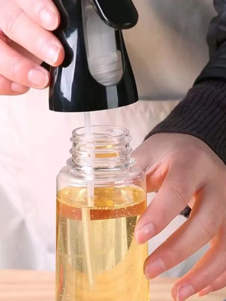 Oil Sprayer for Cooking - 1 Refillable Oil Dispenser Bottle for Kitchen, Oil Spray Bottle for Healthy Cooking, Baking, Grilling, Salad, and Air Frying (Black)